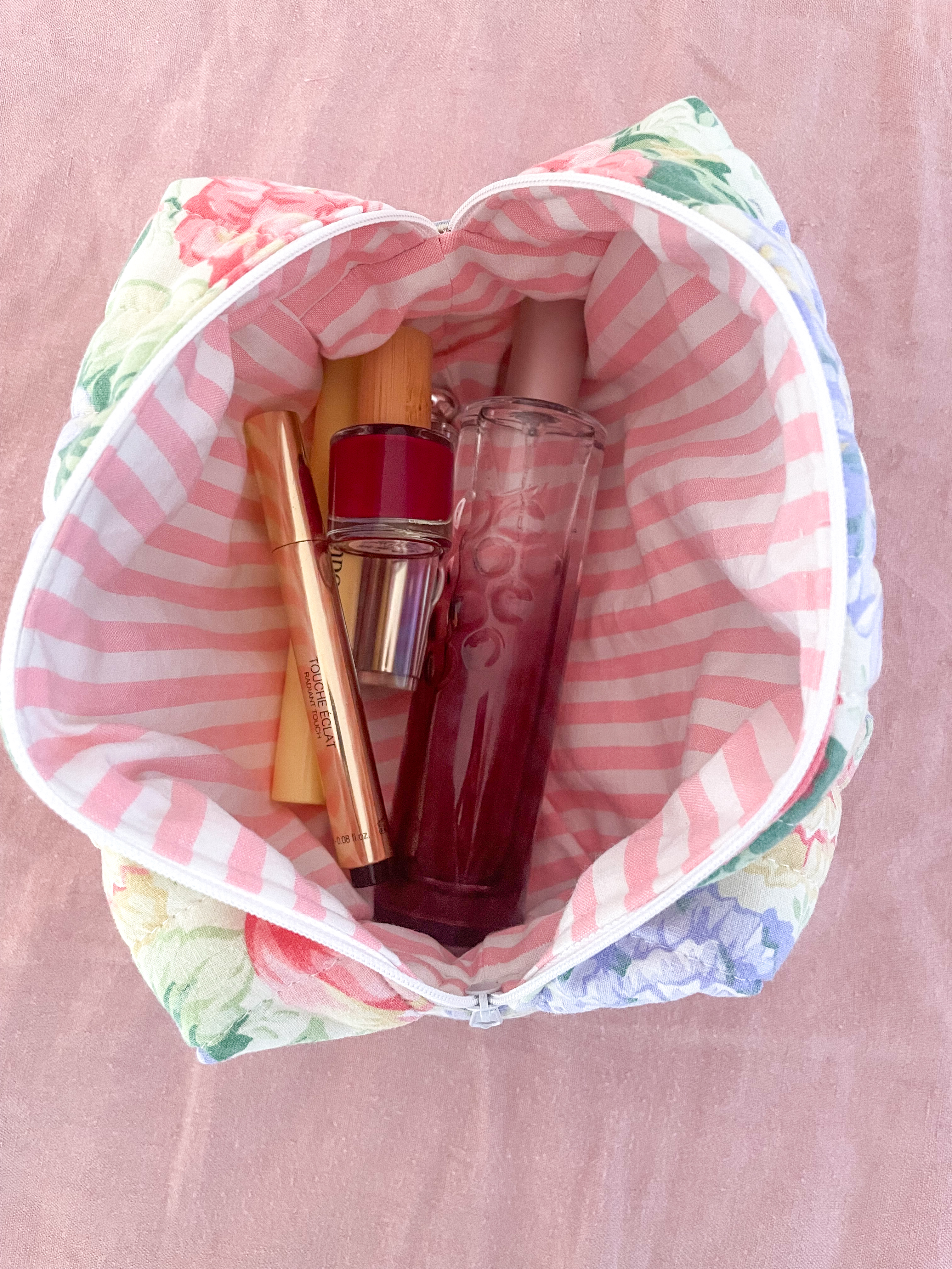 Petite trousse de toilette fleurs 