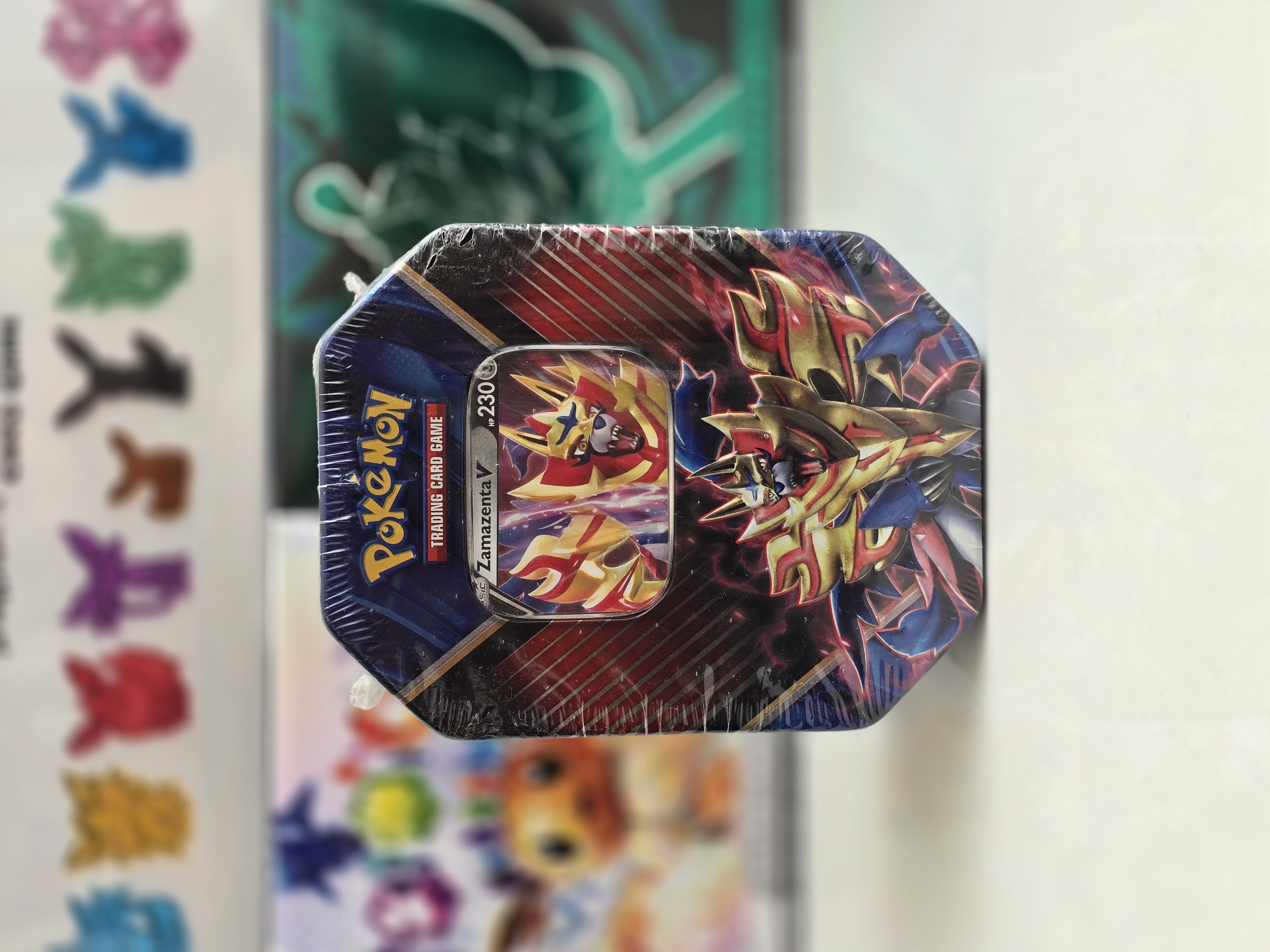 Pokémon TCG: Zamazenta V tin box