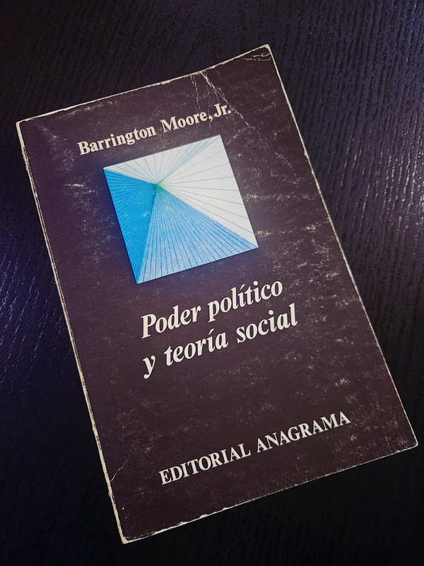 Poder político y teoría social