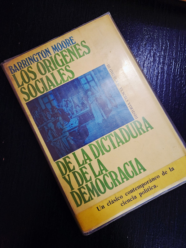 Los orígenes sociales de la dictadura y de la democracia