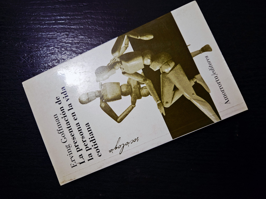 La presentación de la persona en la vida cotidiana