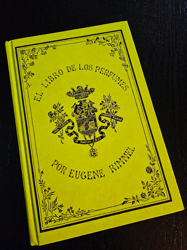 El libro de los perfumes