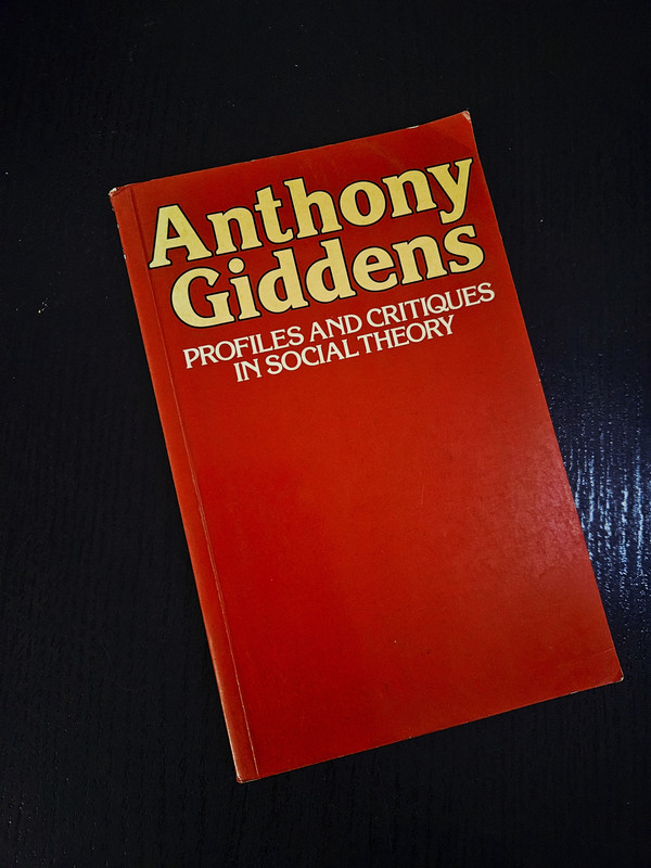 Perfiles y críticas en la teoría social de Anthony Giddens