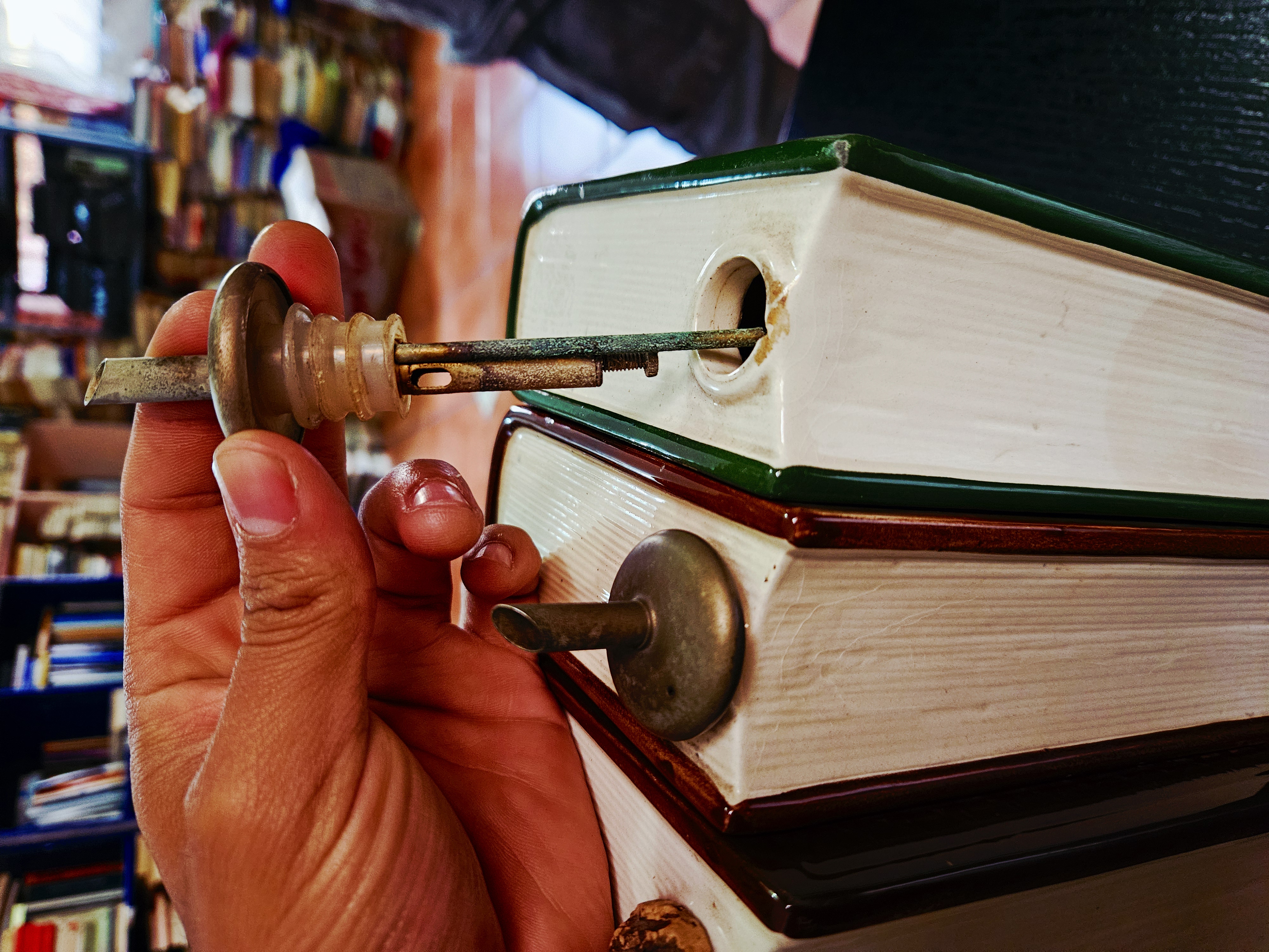 LICORERAS EN FORMA DE LIBRO