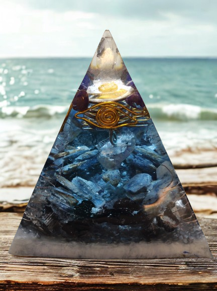 Pirâmide Orgonite Rakshana