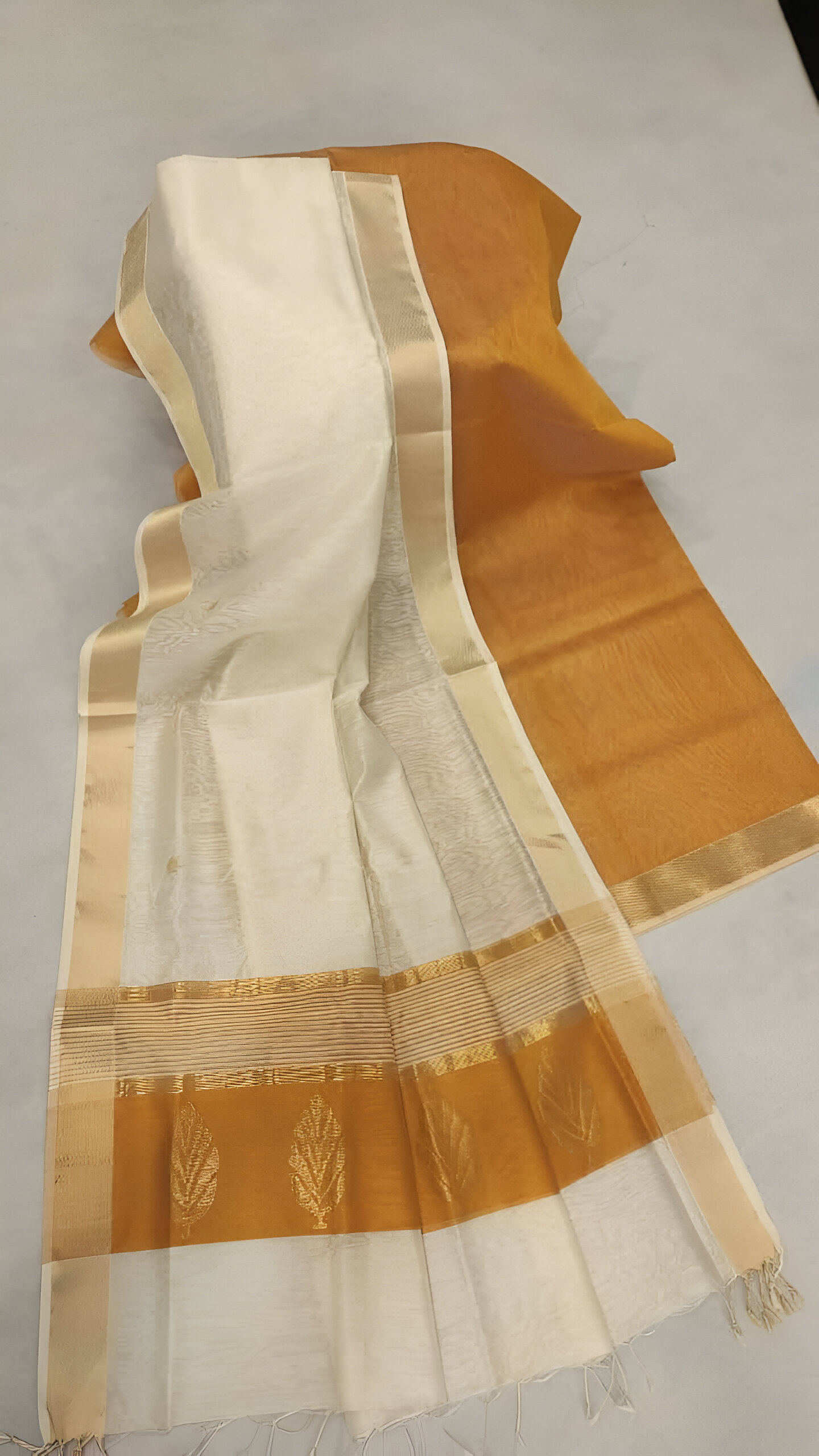 🎀 HANDLOOM MAYESHWARI SAREE - JUST ₹520! 🎀