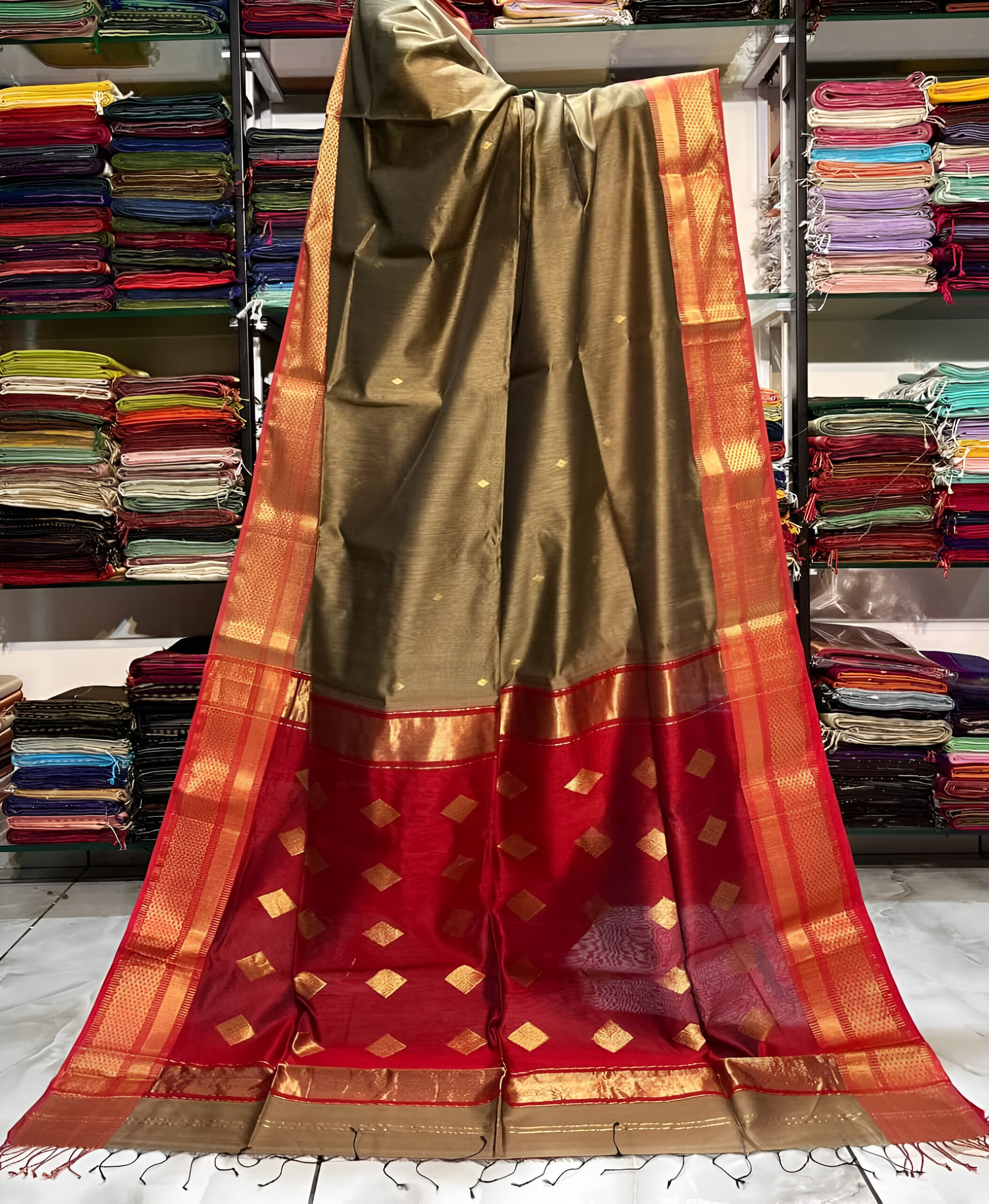 🌸 Exclusive Handloom Mayeshwari Nimki Buti Saree! 🌸