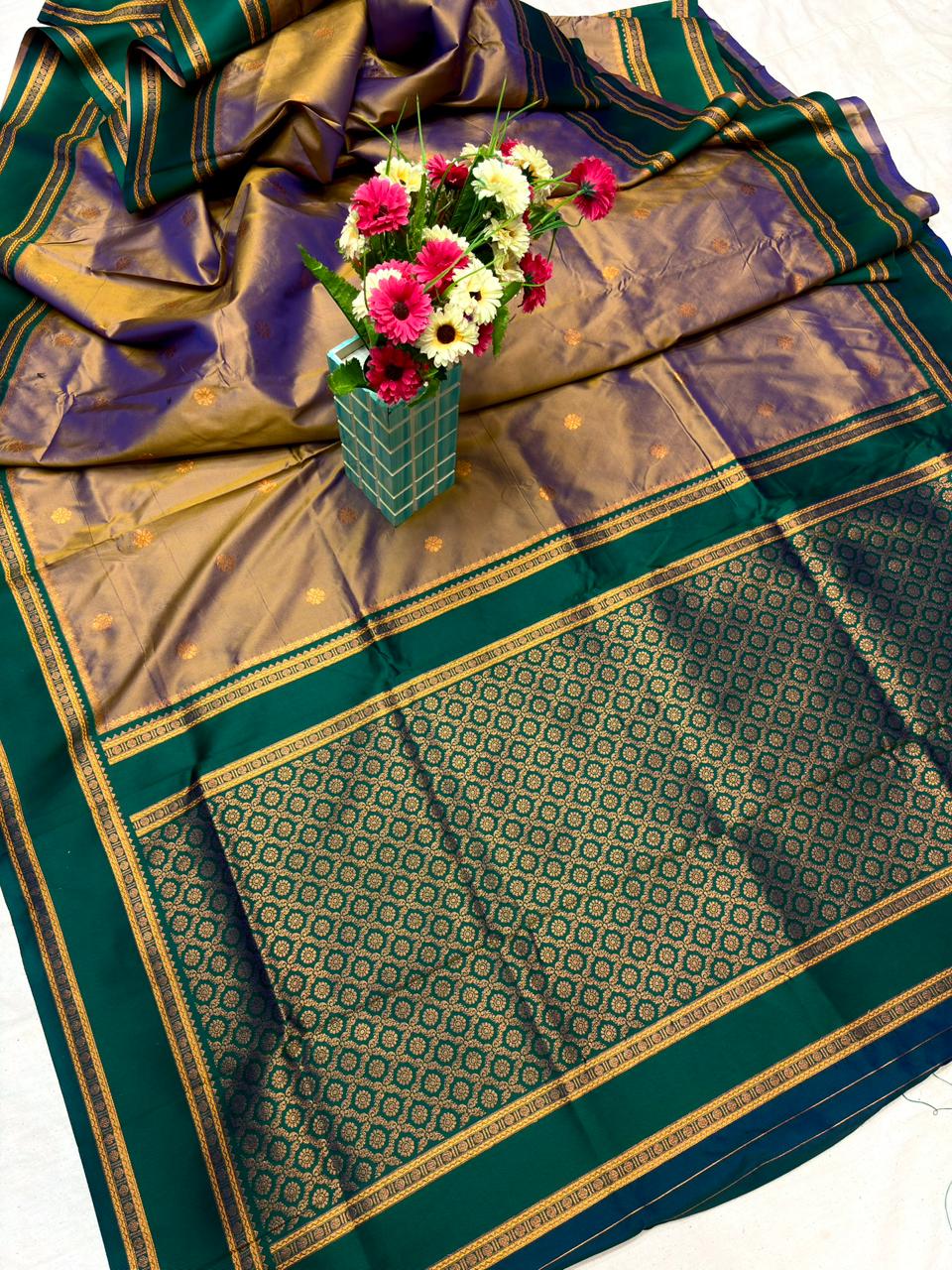 Mansi narayanpeth paithani