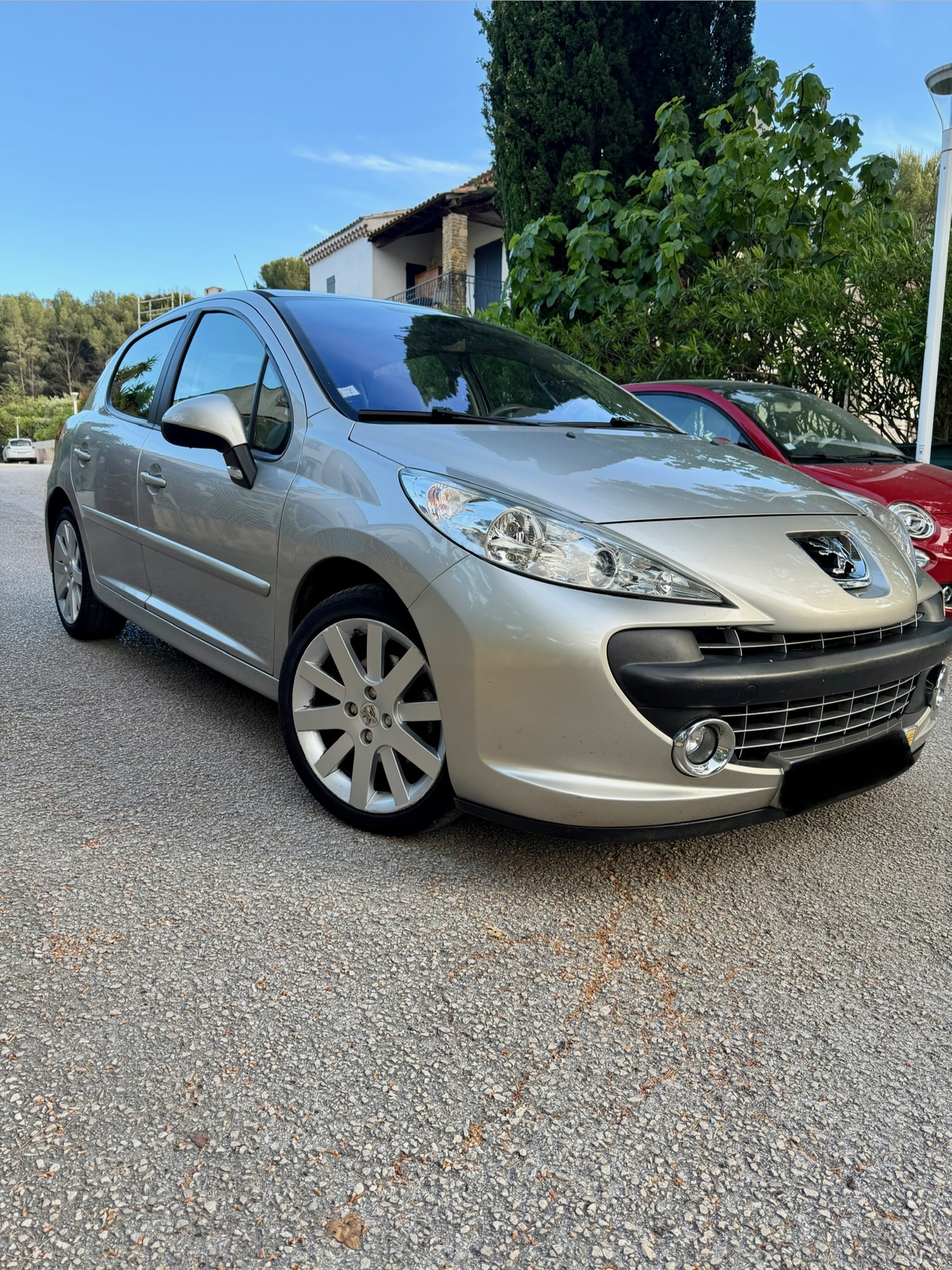 Peugeot 207 1.6i 120 CH – Boîte automatique – Féline