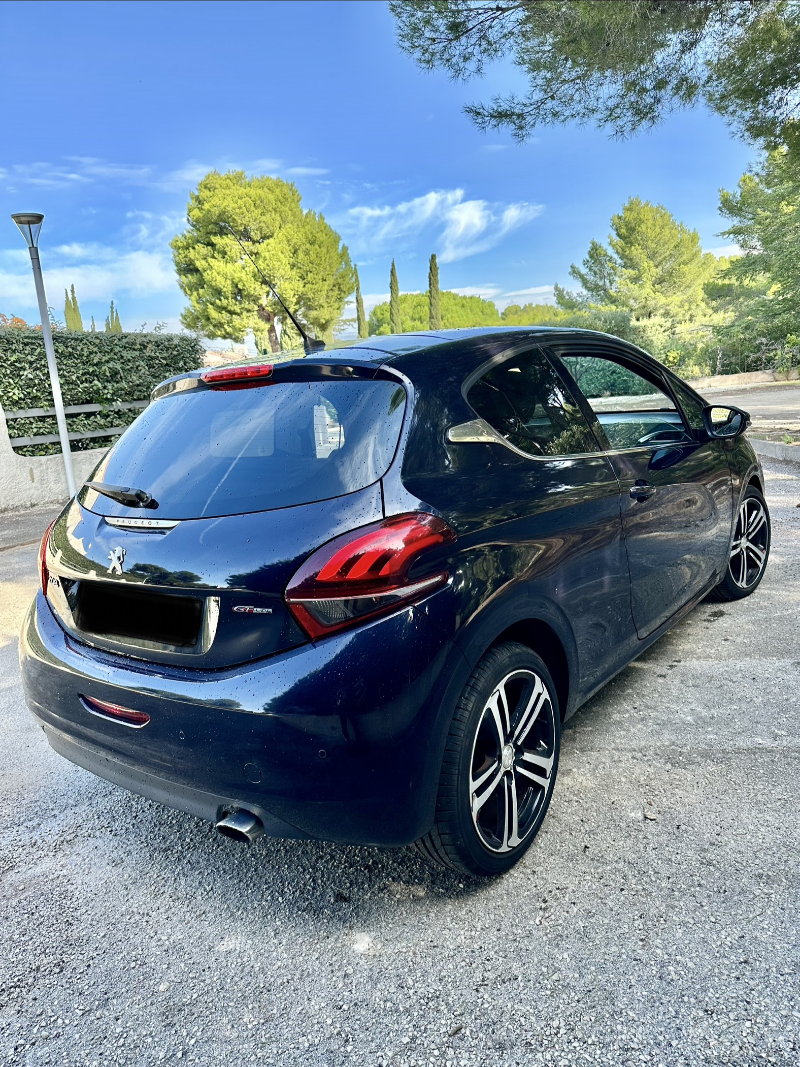 PEUGEOT 208 GT LINE