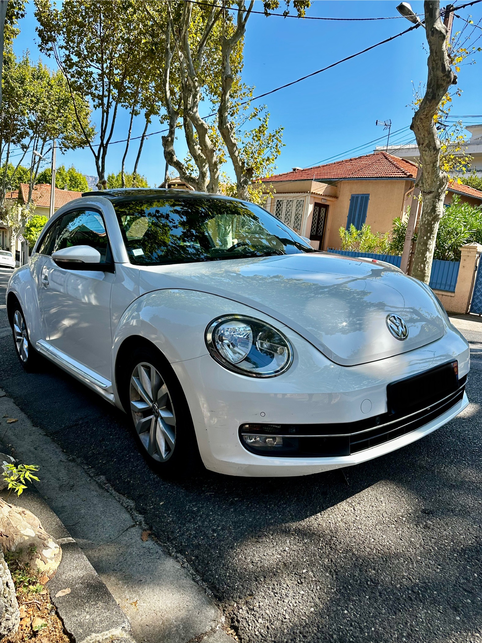 VOLKSWAGEN NEW BEETLE