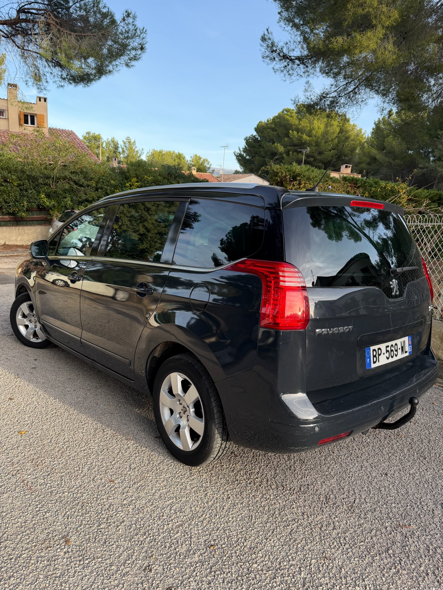 Peugeot 5008 Phase 2 – 1.6 e-HDi 112 ch – Boîte automatique – Pack Blue Lion