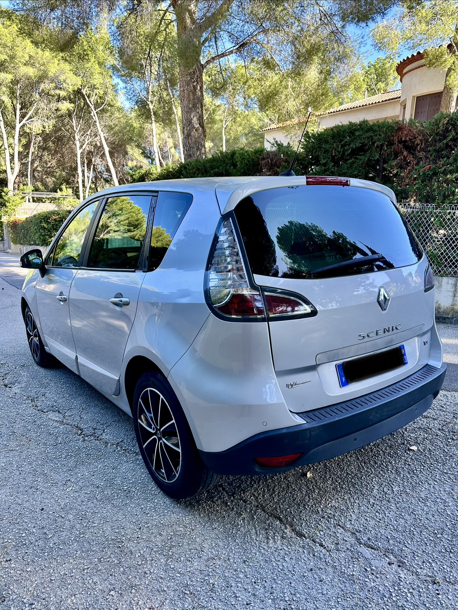 RENAULT SCENIC III - 1.2L TCe 120 CH