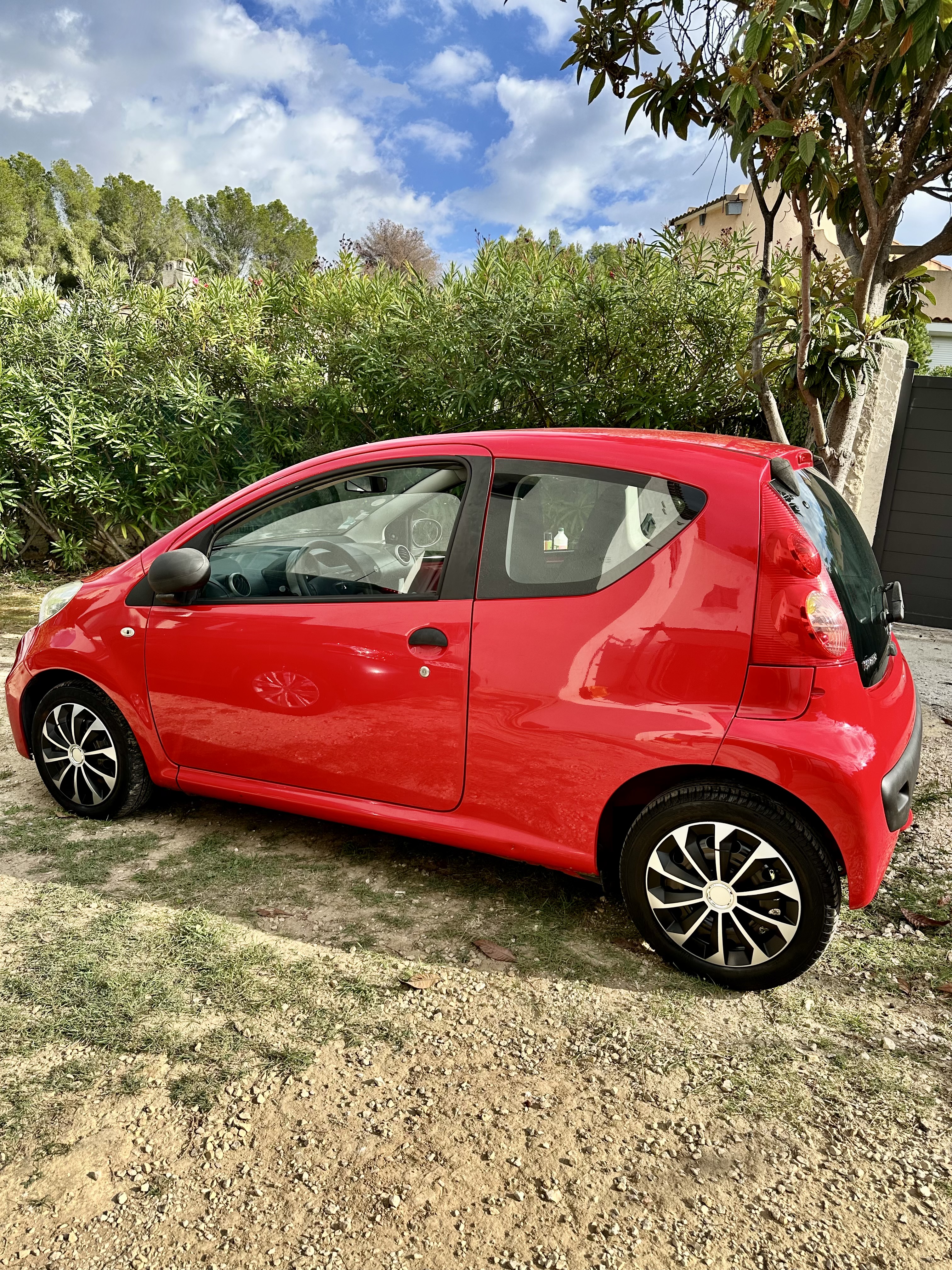 PEUGEOT 107 - 1.0i 70CH 