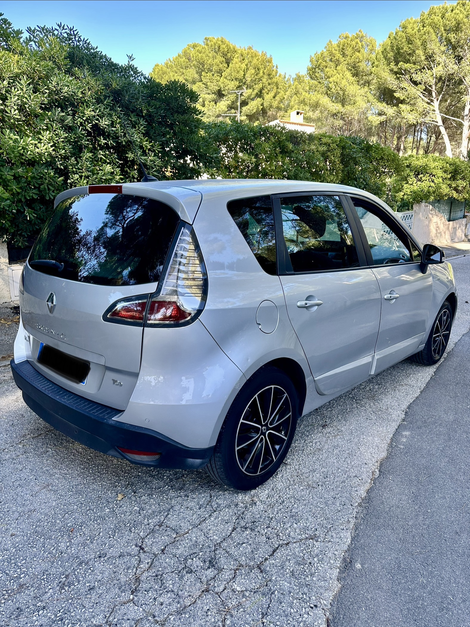 RENAULT SCENIC III - 1.2L TCe 120 CH