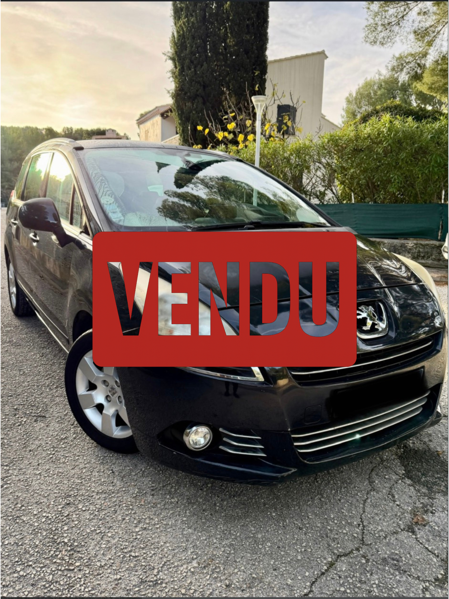 Peugeot 5008 Phase 2 – 1.6 e-HDi 112 ch – Boîte automatique – Pack Blue Lion