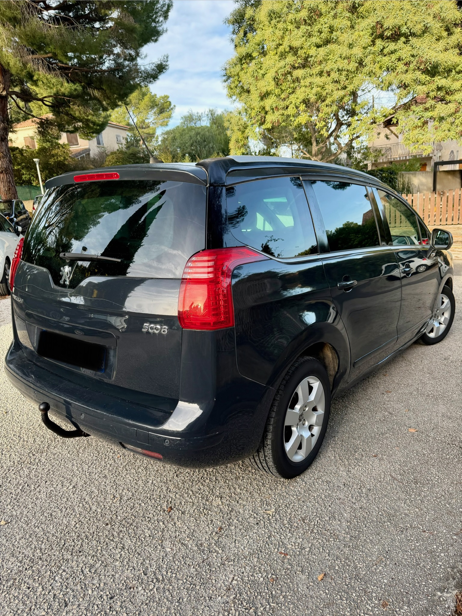 Peugeot 5008 Phase 2 – 1.6 e-HDi 112 ch – Boîte automatique – Pack Blue Lion