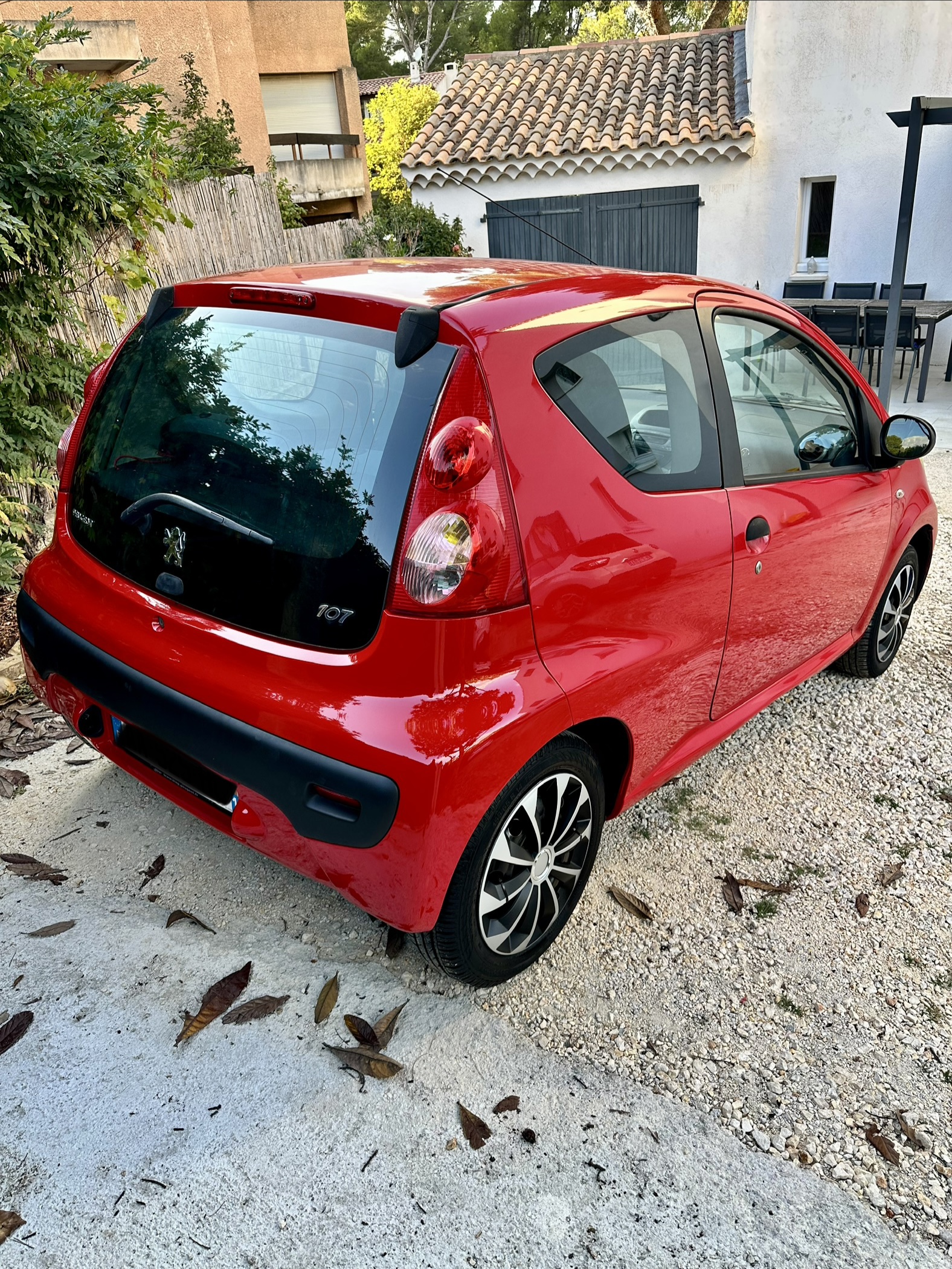 PEUGEOT 107 - 1.0i 70CH 