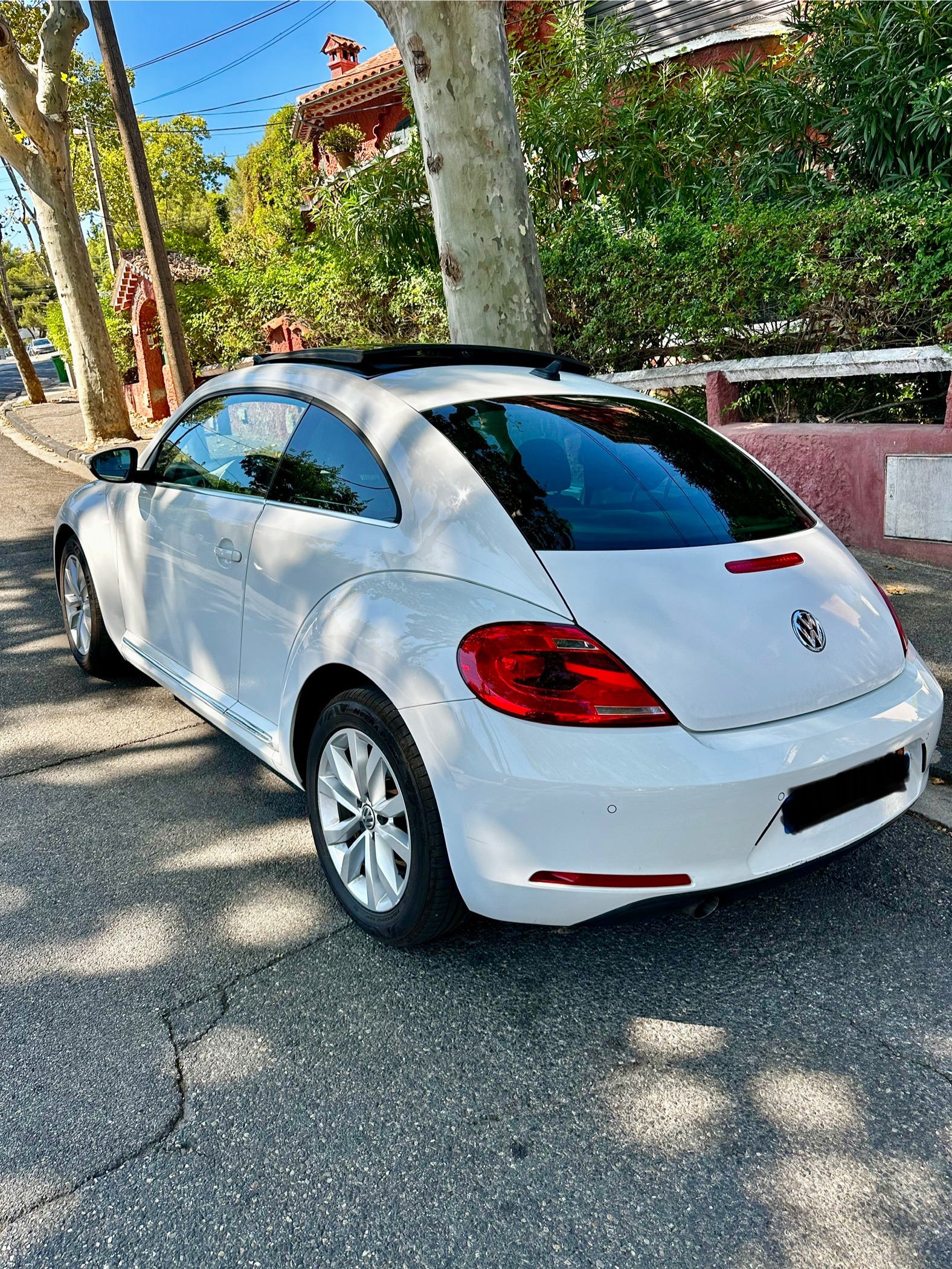 VOLKSWAGEN NEW BEETLE