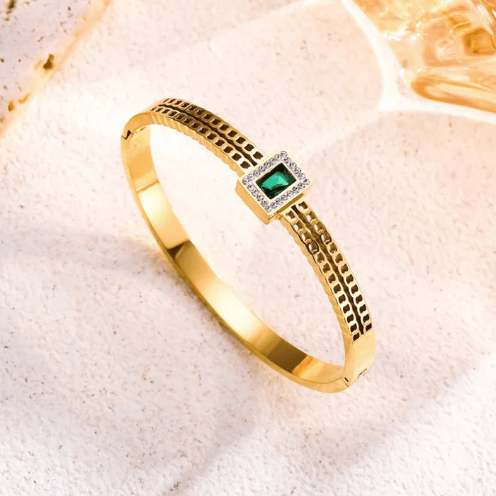 Bracelet Jonc Doré avec Cristal Vert Central