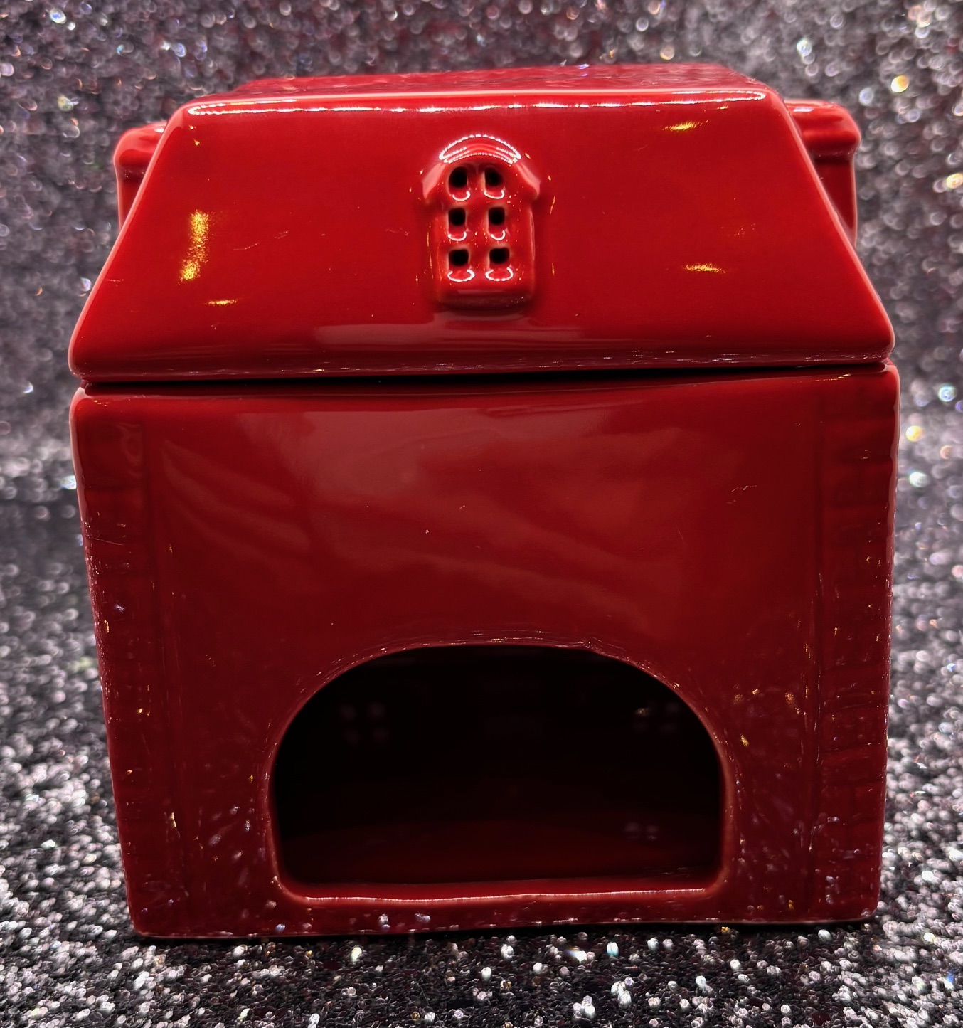 Red Ceramic House Shaped Wax Melter