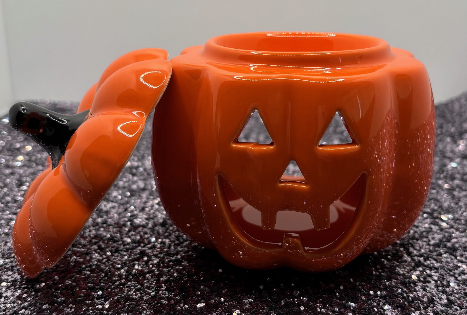 Pumpkin-Shaped Ceramic Wax Melter