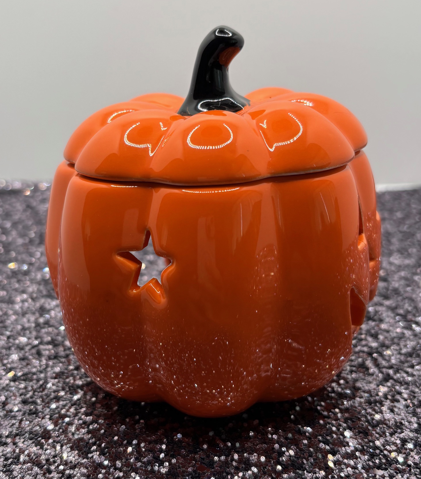 Pumpkin-Shaped Ceramic Wax Melter