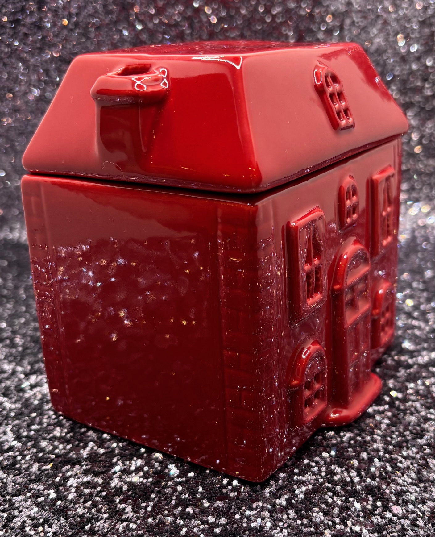 Red Ceramic House Shaped Wax Melter