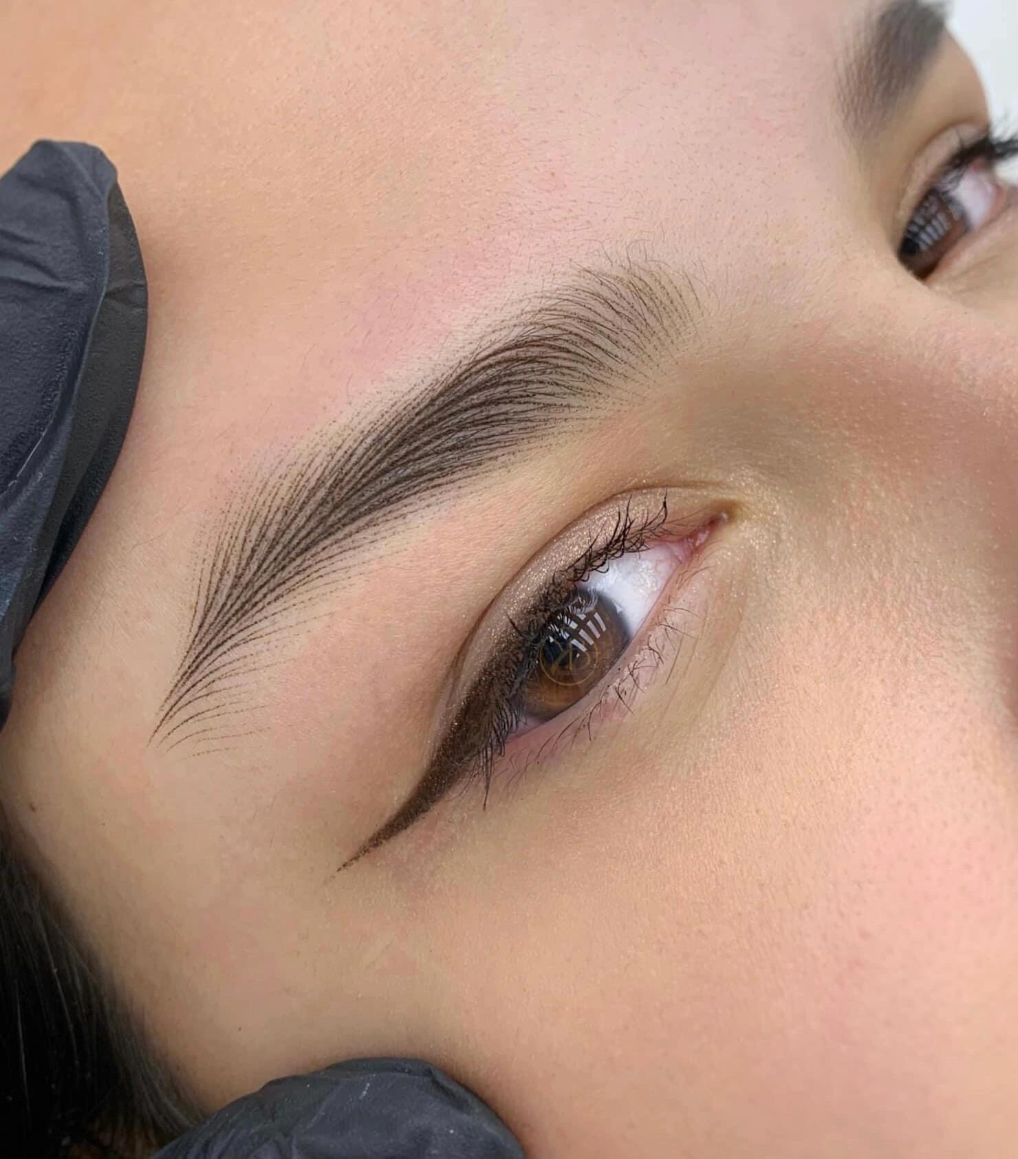 Eyebrow Lamination