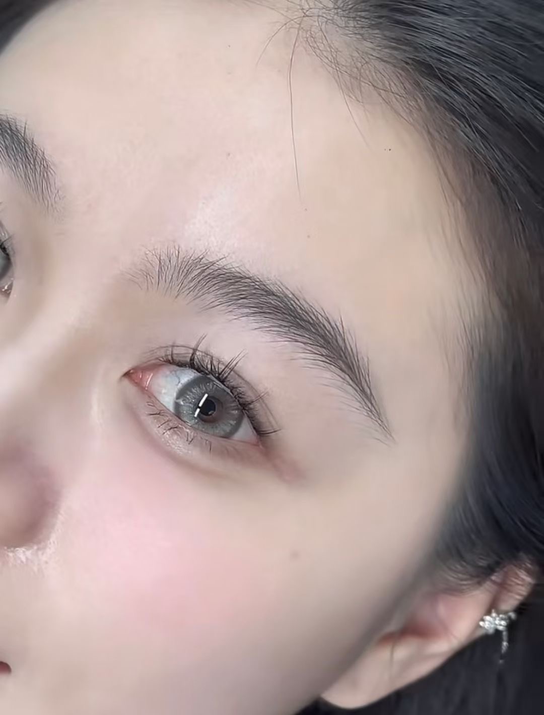 дикие брови