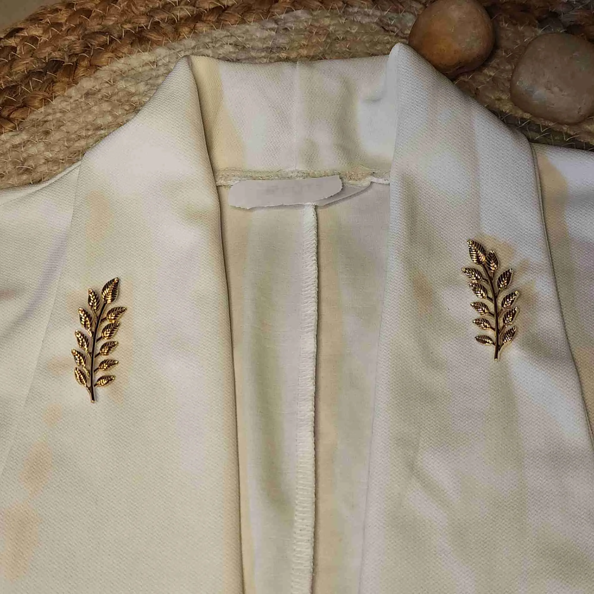 Elegant Gold Leaf Brooch Set