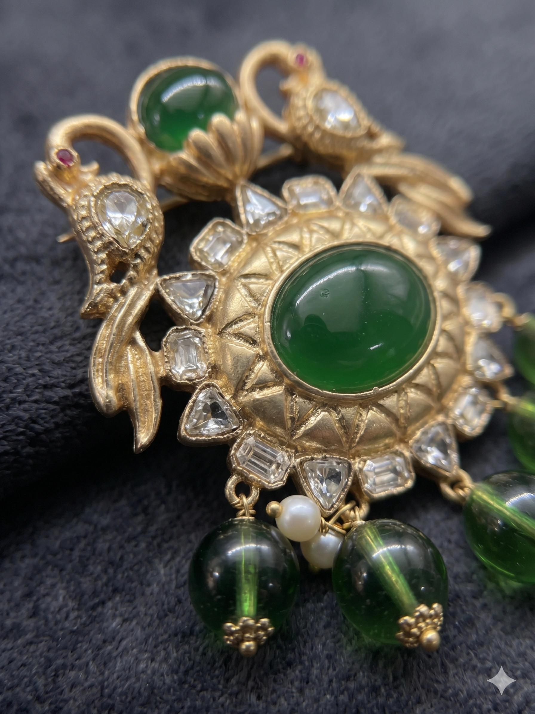 Green Gemstone Pendant brooch