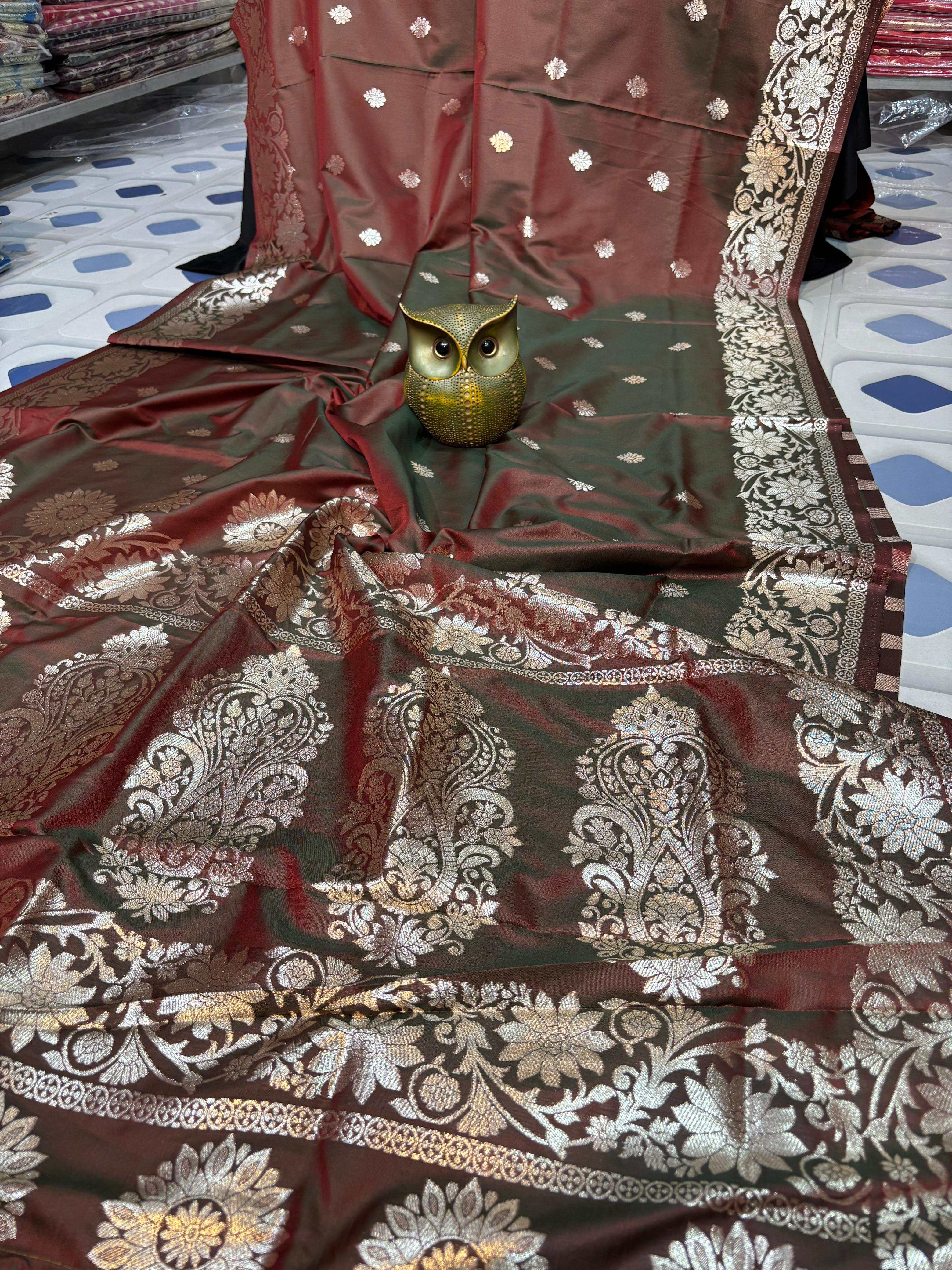 Super soft pure doulton lite weight open border banarasi Silk