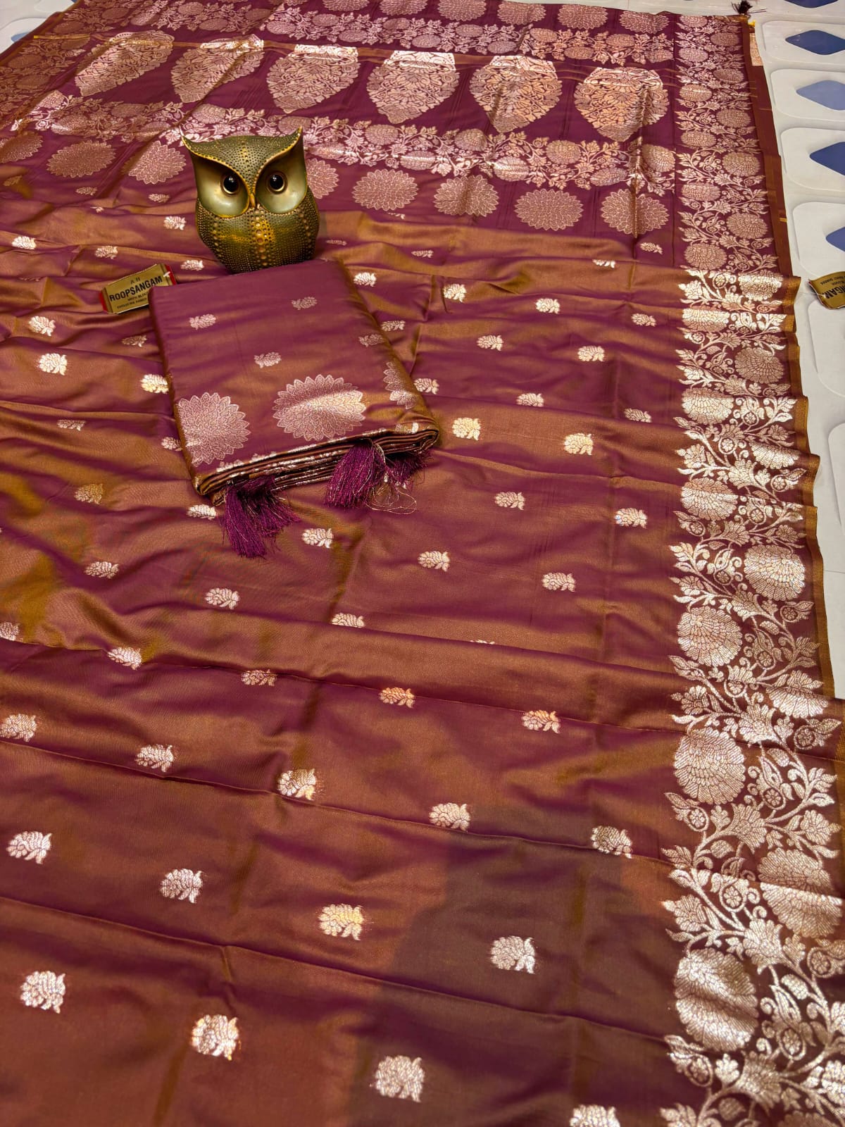 Super soft pure doulton lite weight open border banarasi Silk