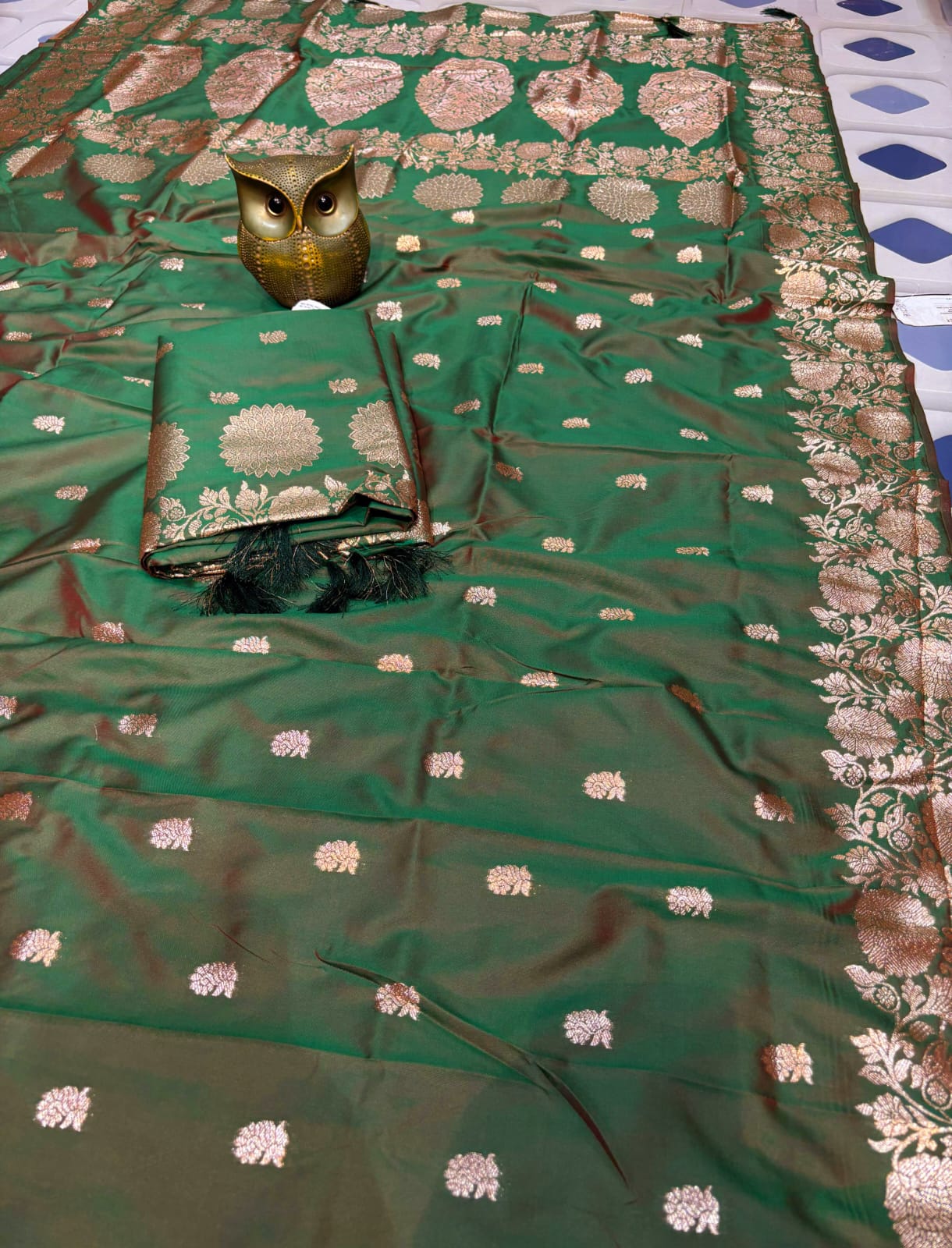 Super soft pure doulton lite weight open border banarasi Silk