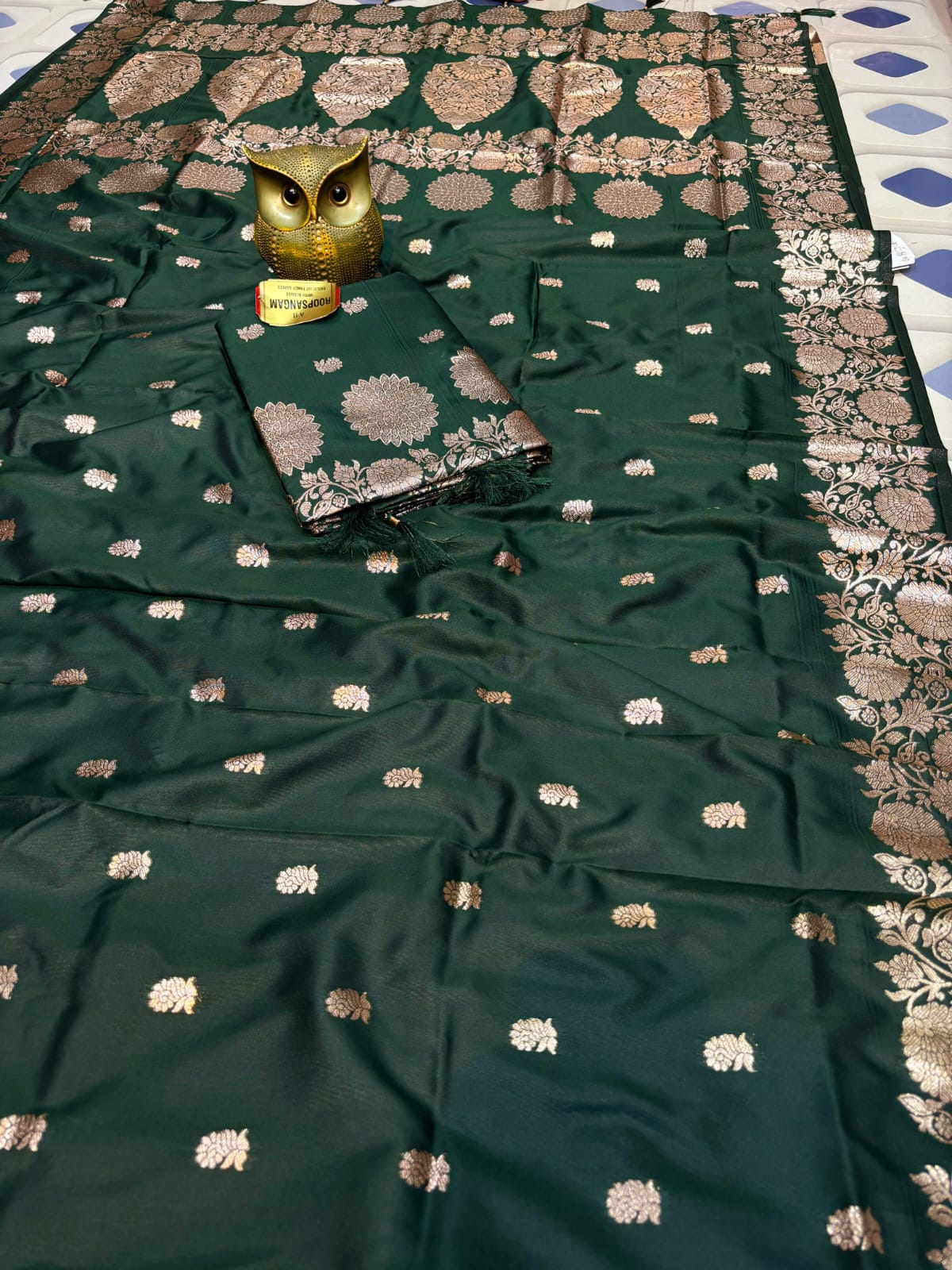 Super soft pure doulton lite weight open border banarasi Silk