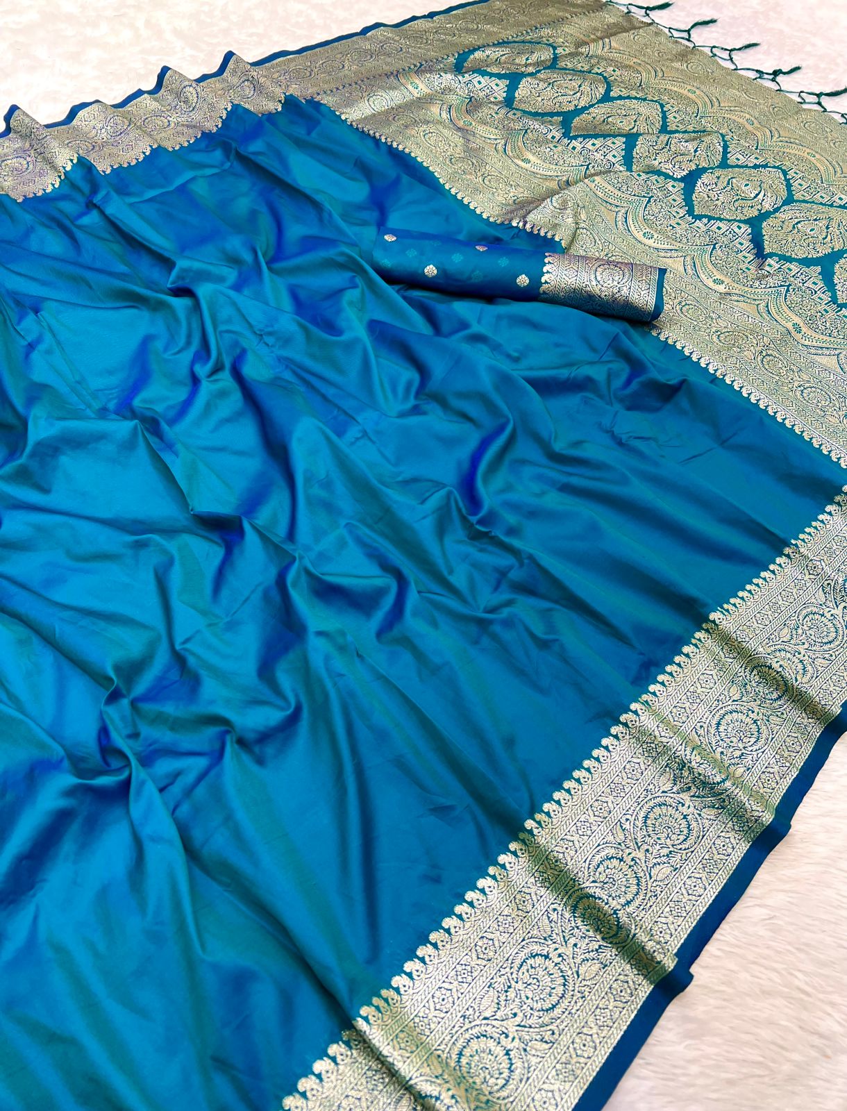 Premium quality pure doulton banarasi Silk 