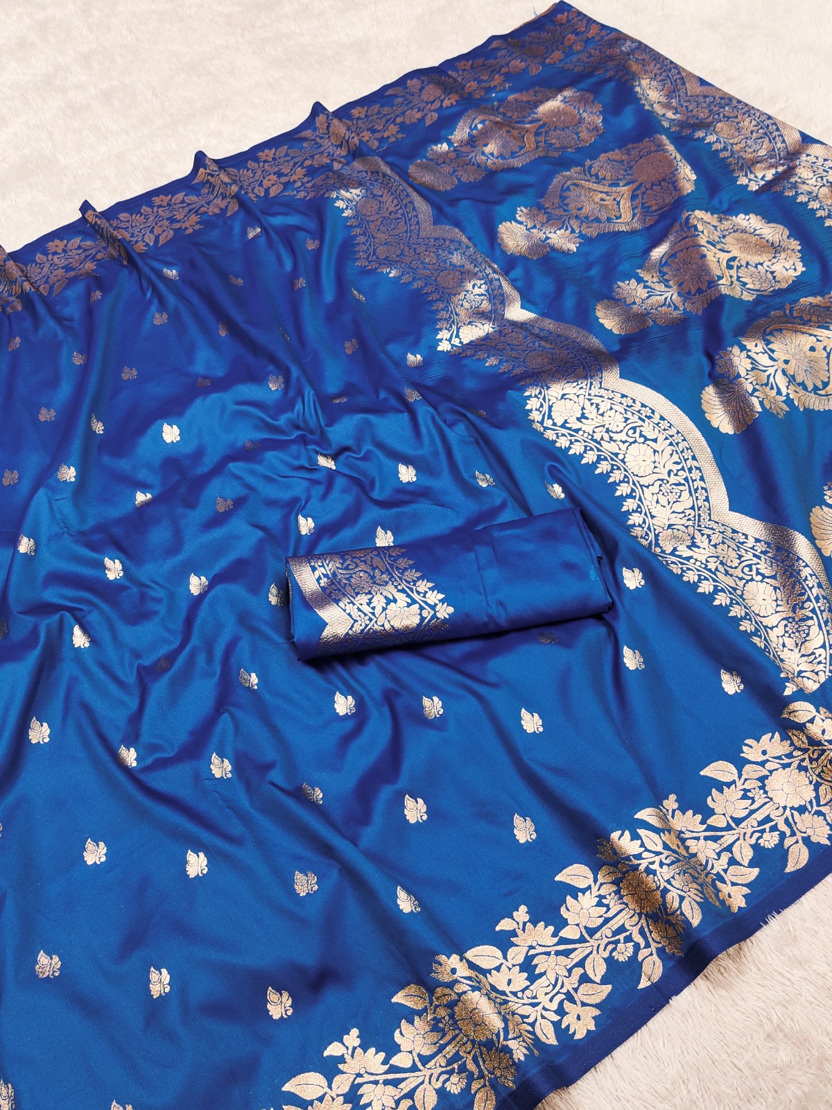 Super soft pure doulton lite weight open border banarasi Silk