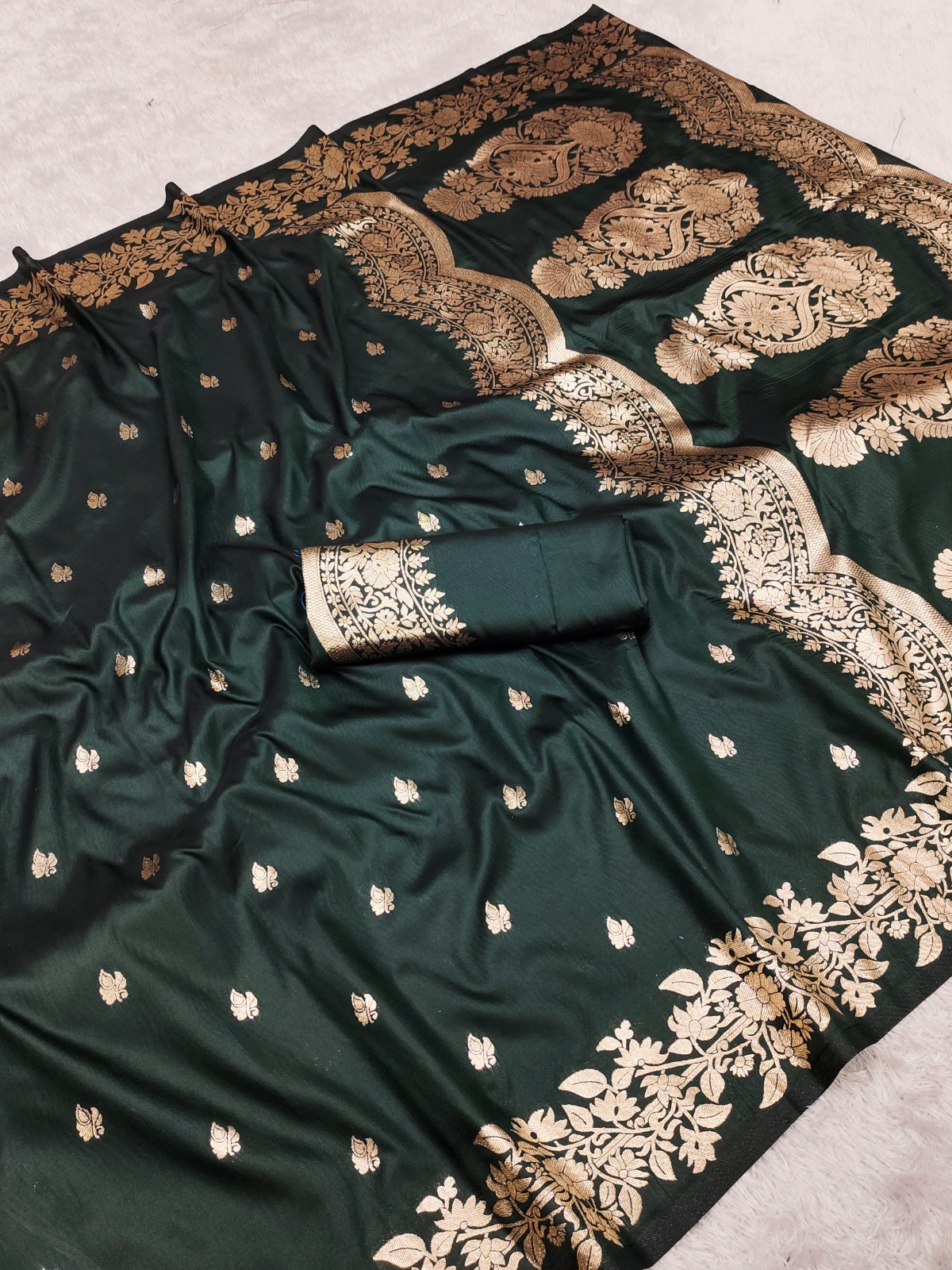 Super soft pure doulton lite weight open border banarasi Silk