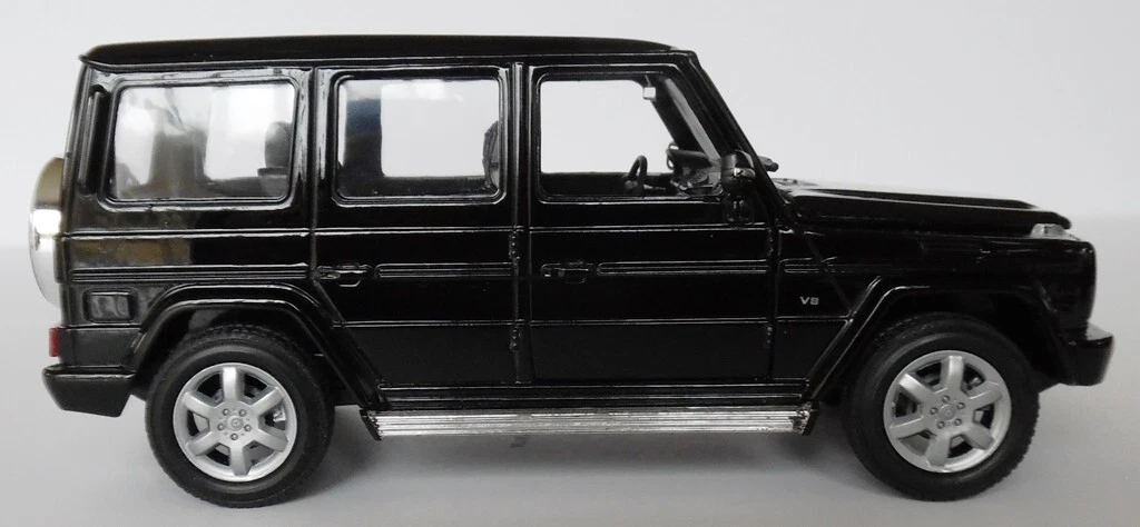 Black Mercedes Benz G-Class Welly 1/24 Diecast Car New