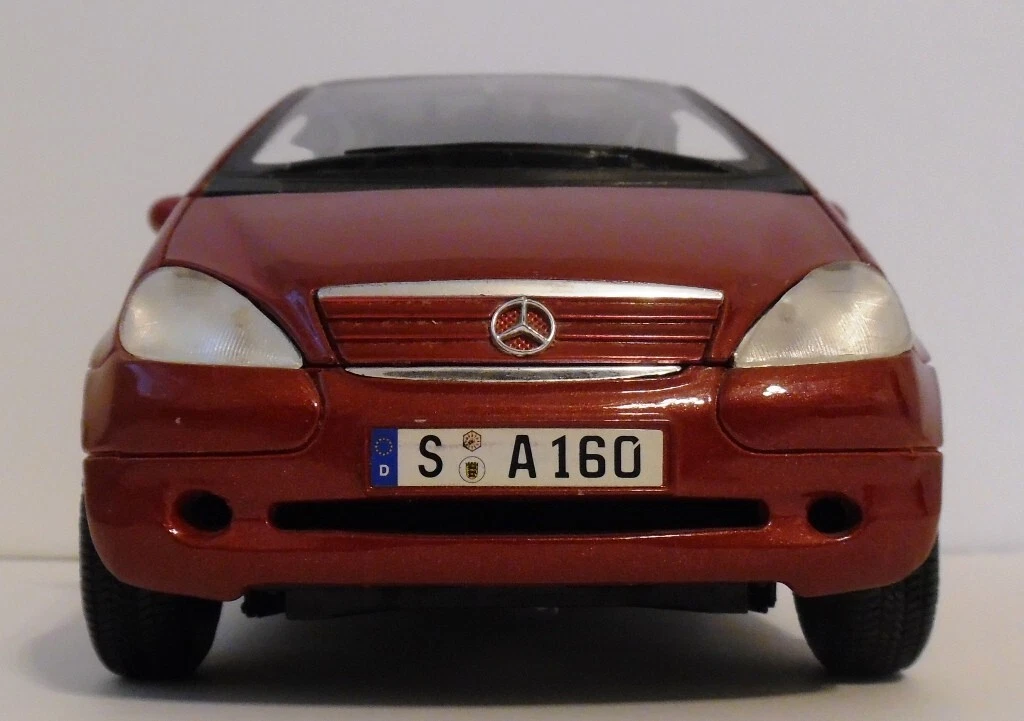 Burgundy Mercedes Benz Class A 160 Diecast Maisto 1/18 New