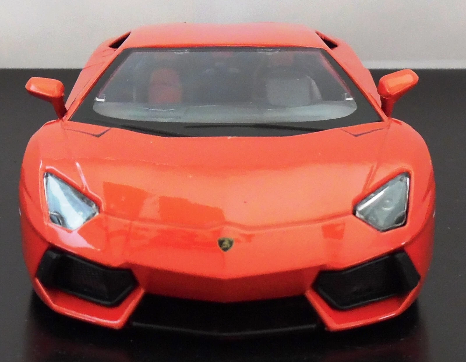Diecast Lamborghini Aventador 1/24 Maisto New