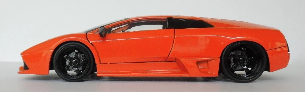 Diecast Lamborghini Aventador 1/24 Maisto New
