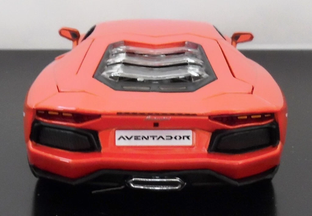 Diecast Lamborghini Aventador 1/24 Maisto New