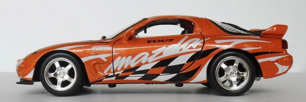 Mazda RX-7 Twin Turbo 1:24 Diecast Motor Max Factory-Tuned Screaming Machines New