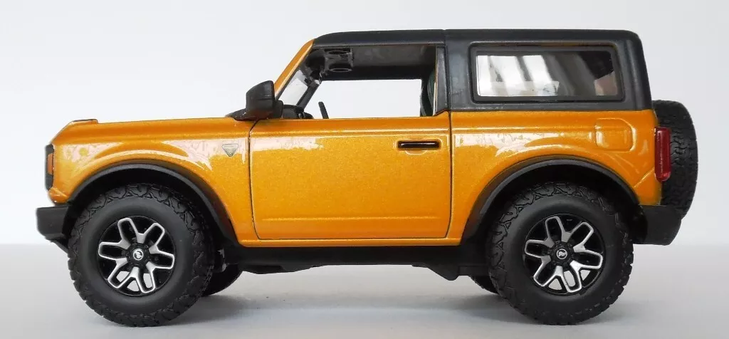 Orange/Mustard Ford Bronco 1/24 Diecast Pickup Maisto New
