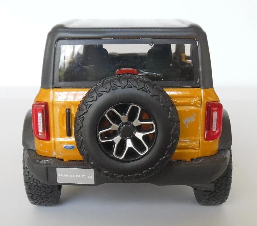 Orange/Mustard Ford Bronco 1/24 Diecast Pickup Maisto New
