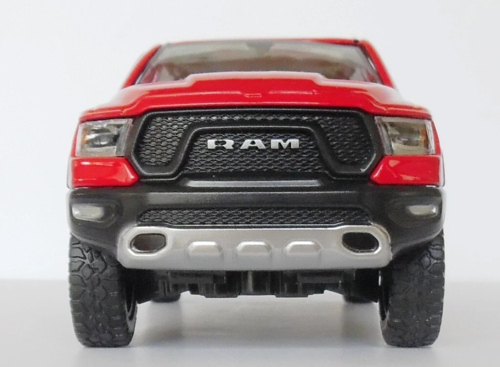 Red Diecast 2019 Dodge Ram 1500 Crew Cab Pickup Truck 1/27 Showcasts New