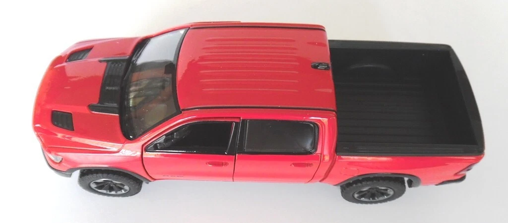 Red Diecast 2019 Dodge Ram 1500 Crew Cab Pickup Truck 1/27 Showcasts New