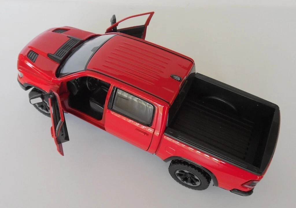 Red Diecast 2019 Dodge Ram 1500 Crew Cab Pickup Truck 1/27 Showcasts New